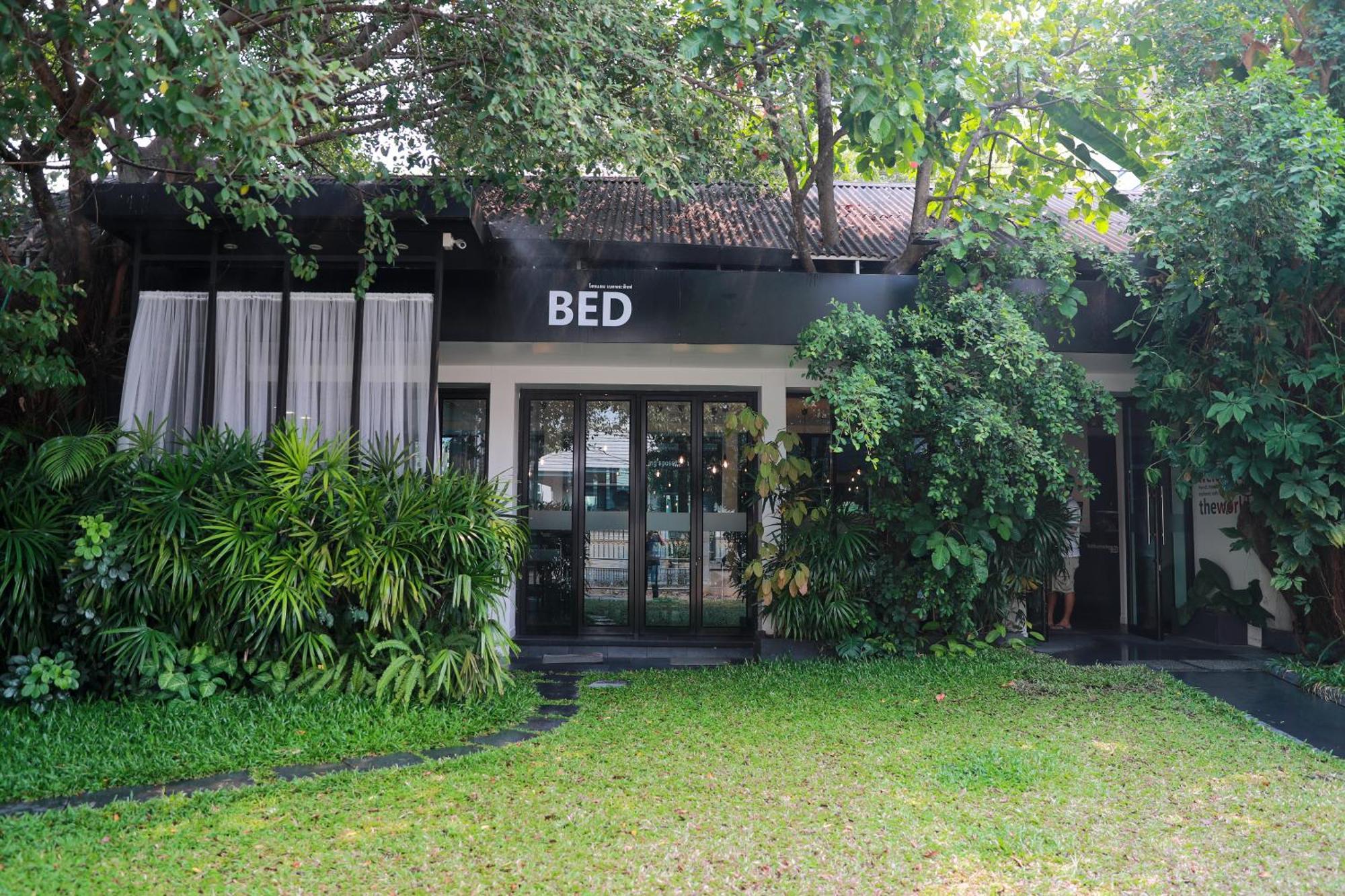Bed Phrasingh-Adults Only Hotel Chiang Mai Exterior photo