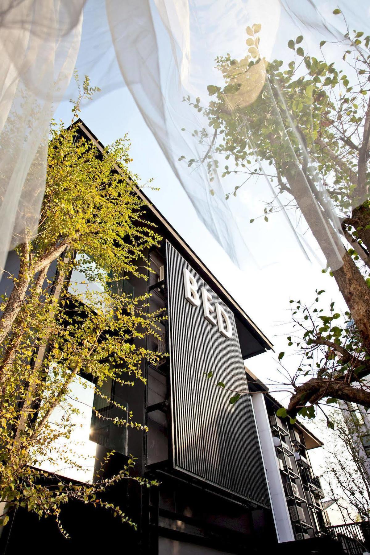 Bed Phrasingh-Adults Only Hotel Chiang Mai Exterior photo