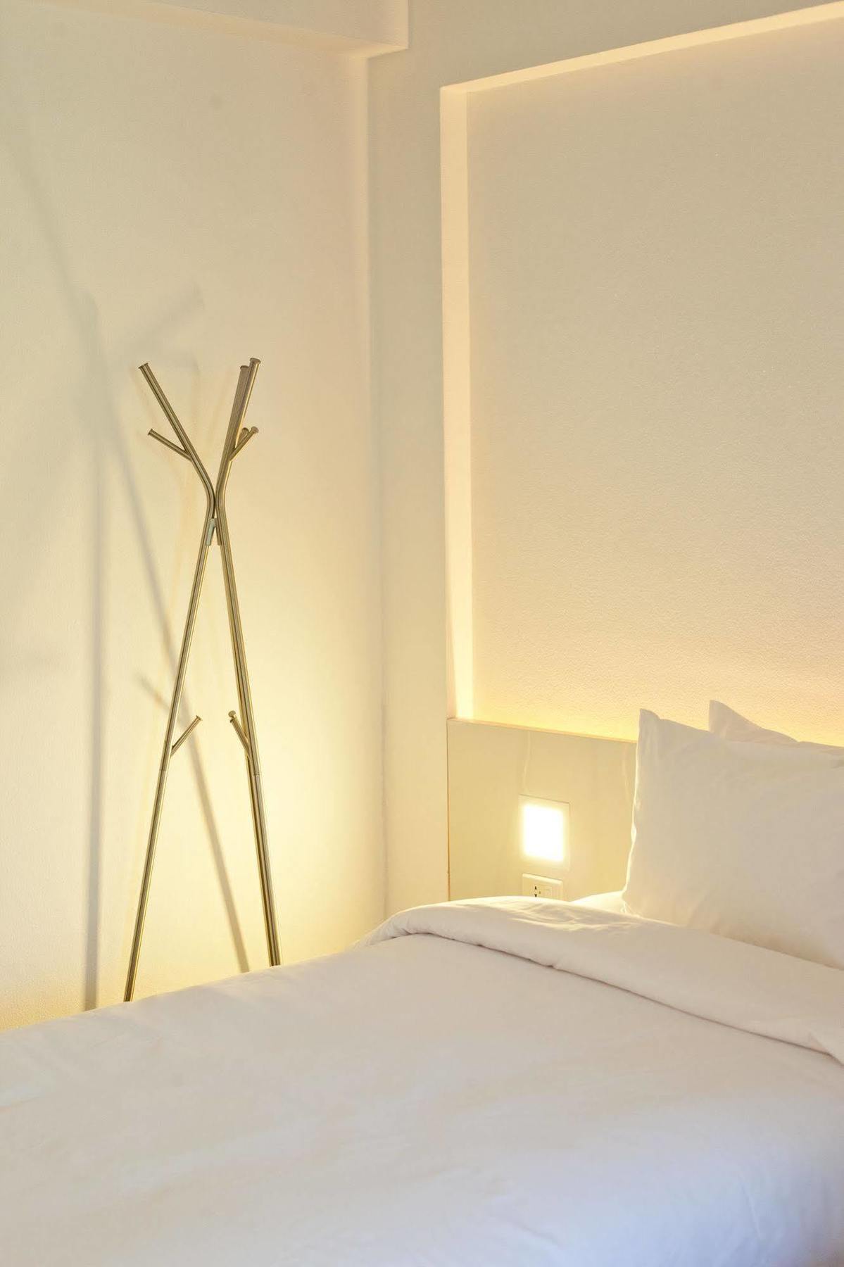 Bed Phrasingh-Adults Only Hotel Chiang Mai Exterior photo