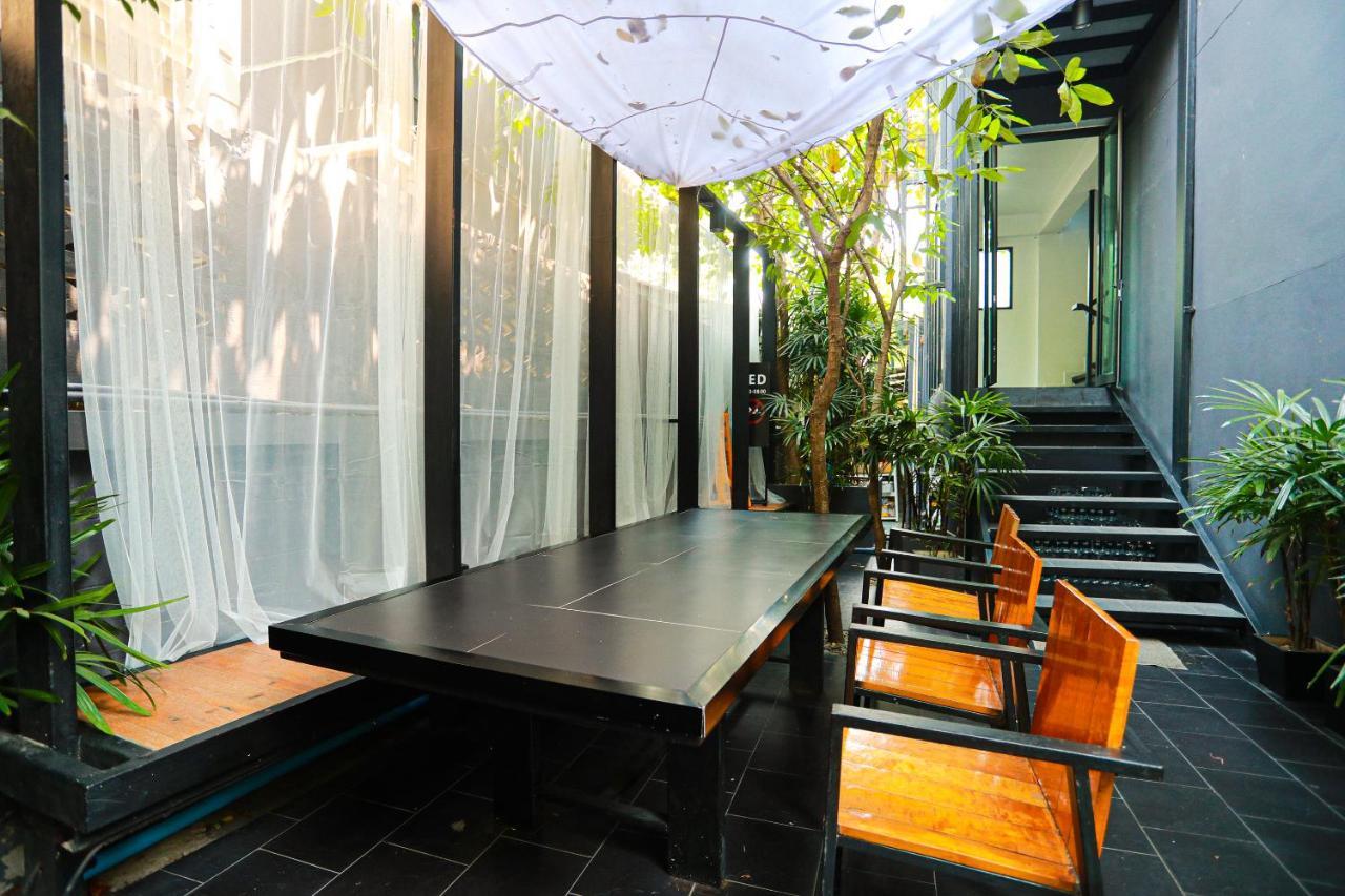 Bed Phrasingh-Adults Only Hotel Chiang Mai Exterior photo